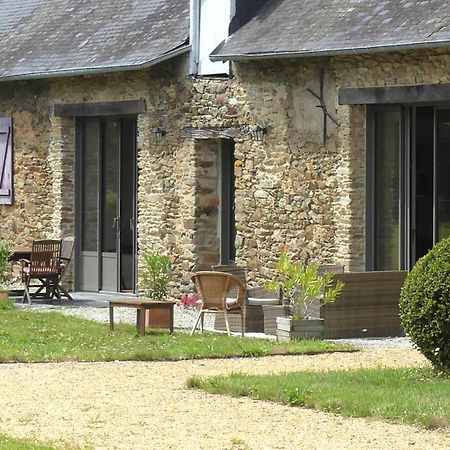La Petite Lande Bed & Breakfast Menil Exterior photo